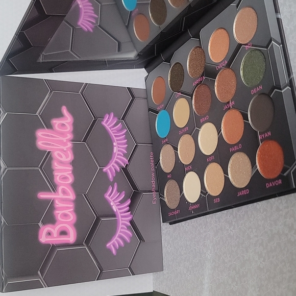 BeeBeauty Other - BeeBeauty London Barbarella Eyeshadow Palette